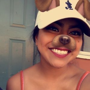 Meet your Posher, Maya